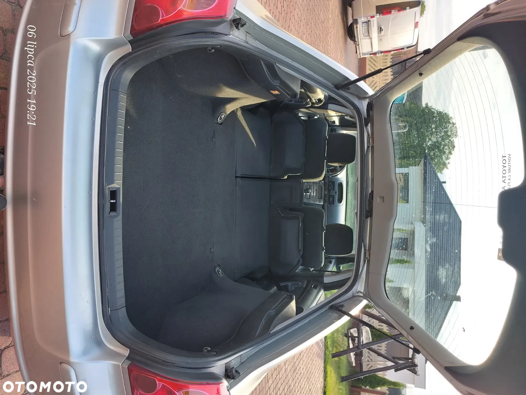 Toyota Avensis 2.0 D-4D Sol Plus - 10