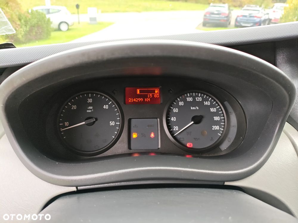 Opel Vivaro - 18