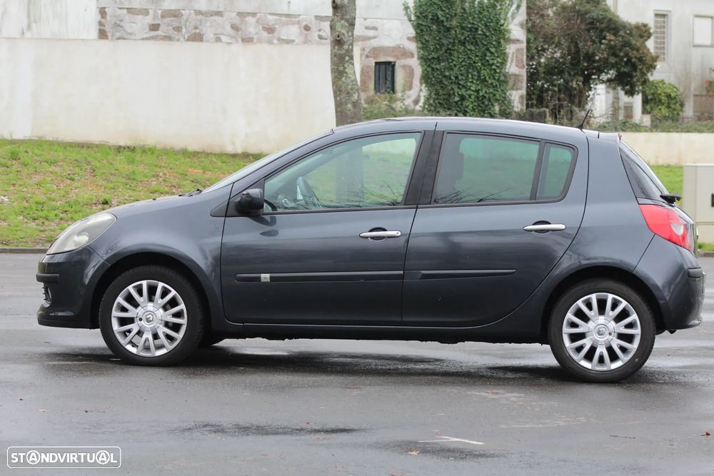 Renault Clio 1.5 dCi Dynamique S - 12