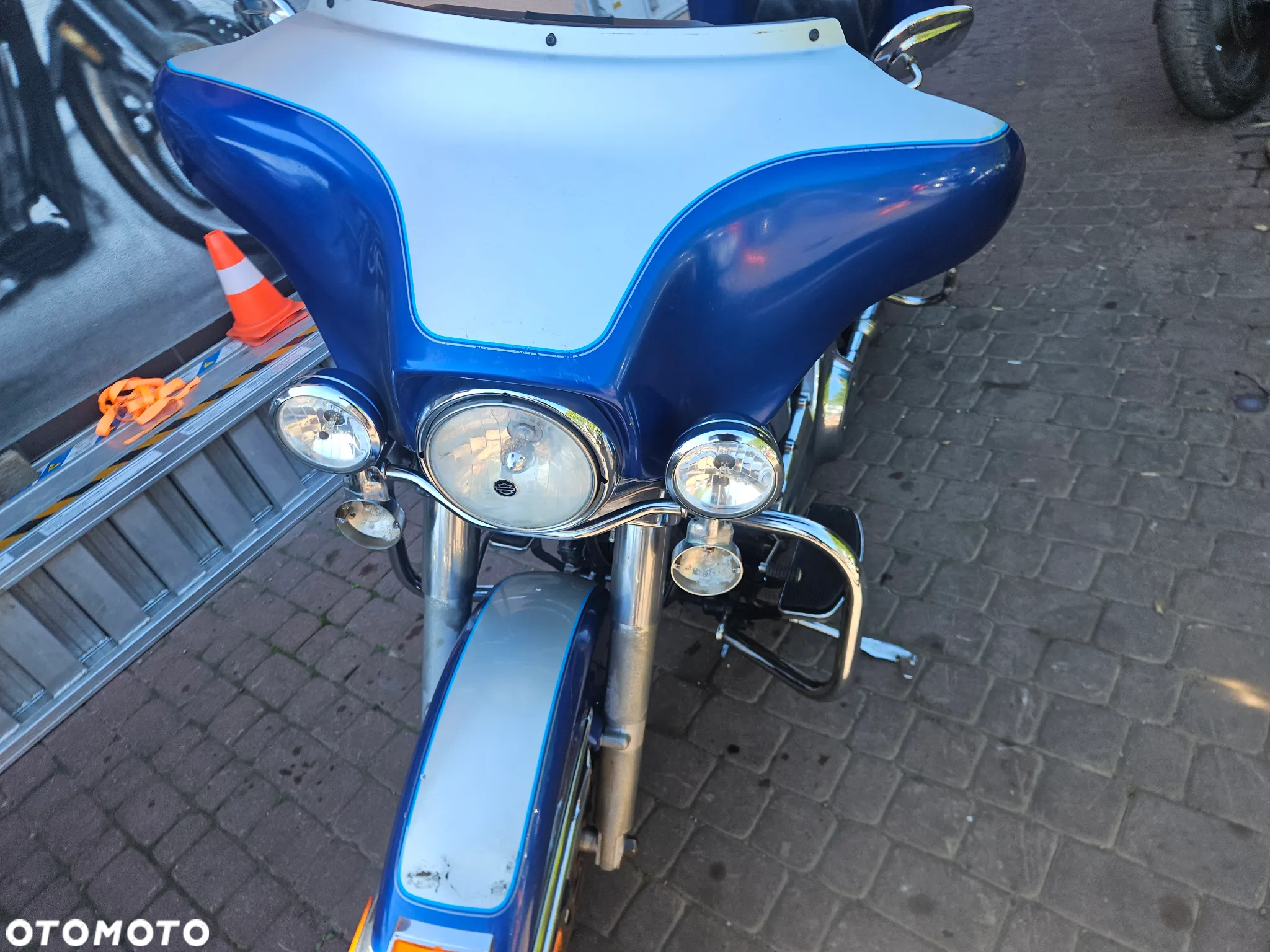 Harley-Davidson FLH Electra Glide - 10