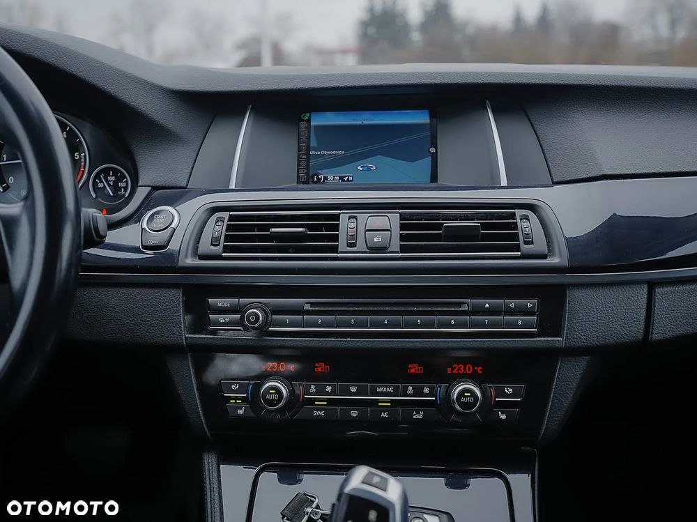 BMW Seria 5 520d xDrive - 30