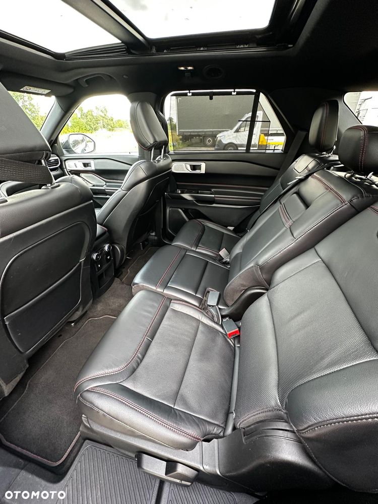 Ford Explorer - 29