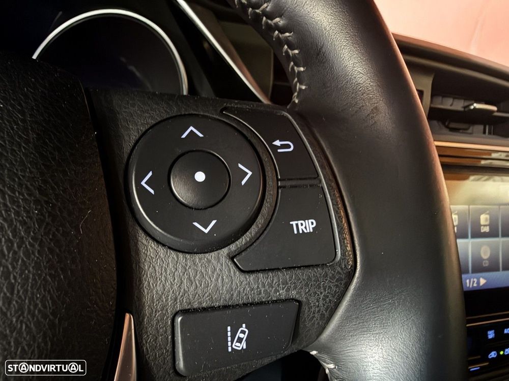 Toyota Auris Touring Sports 1.8 HSD Comfort +P.Sport+Navi - 18