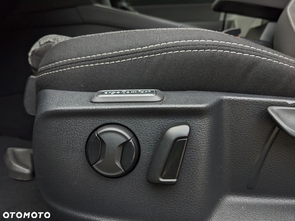 Volkswagen Passat 2.0 TDI SCR Style DSG - 17