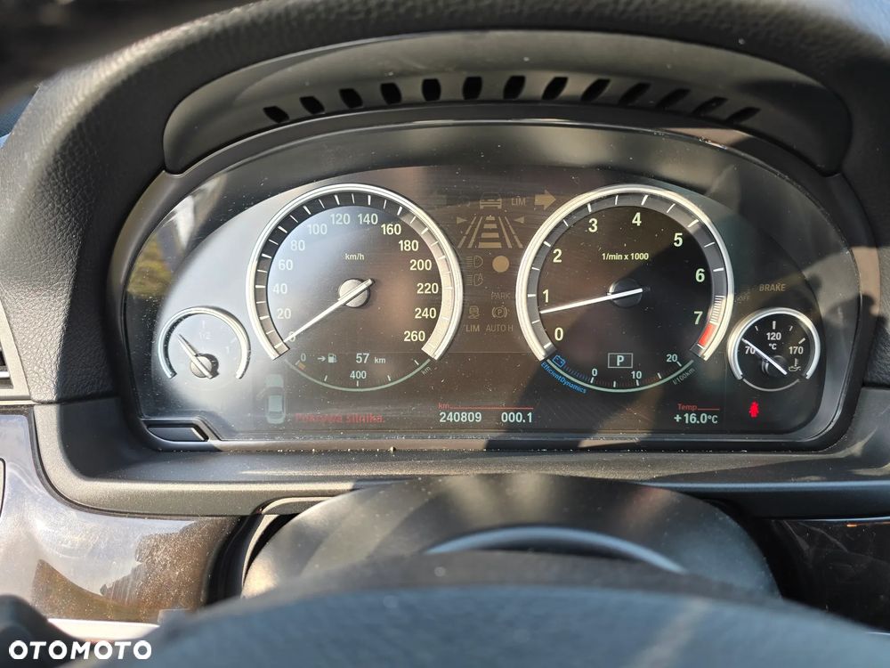 BMW Seria 5 535i xDrive - 27