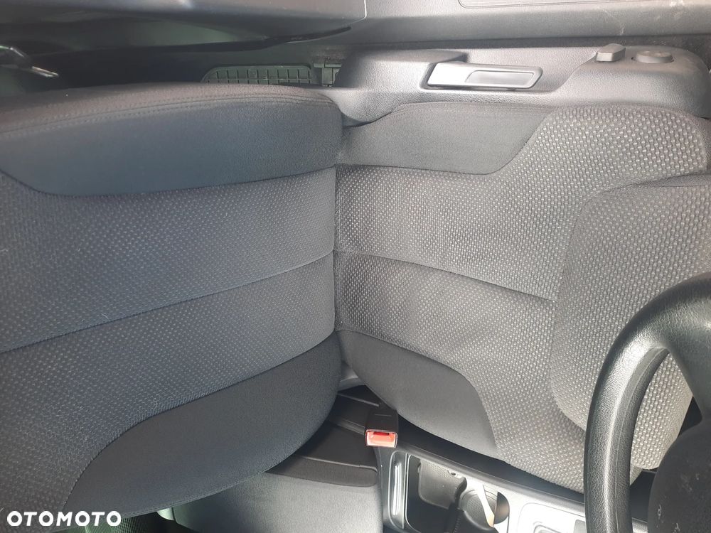 Volkswagen Passat - 4