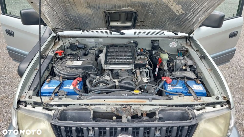 Toyota Land Cruiser - 33