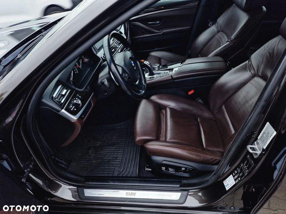 BMW Seria 5 530d xDrive Sport-Aut Luxury Line - 17