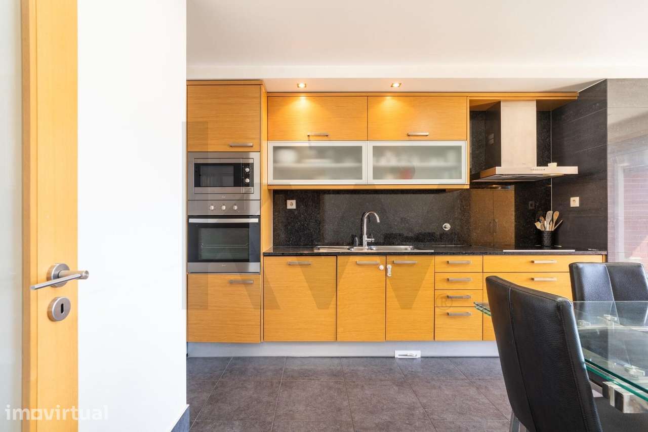 Luminoso Apartamento T4 com Garagem para 2/3 Carros – Quinta da Portel - Grande imagem: 5/43