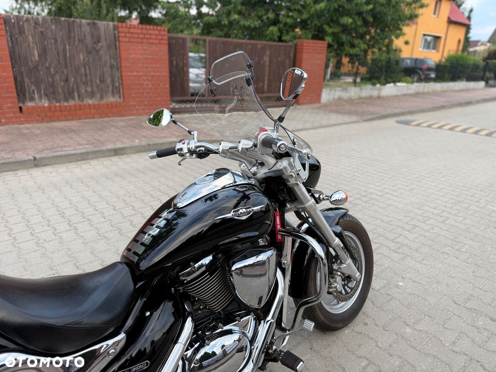 Suzuki Intruder - 11