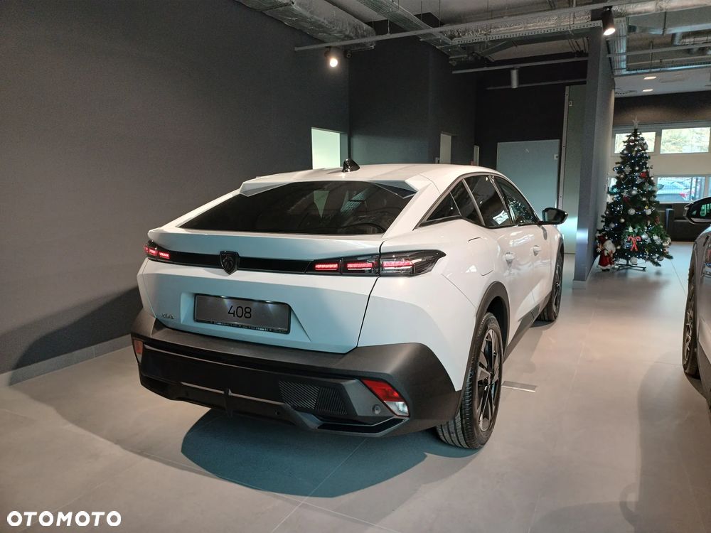 Peugeot 408 - 4