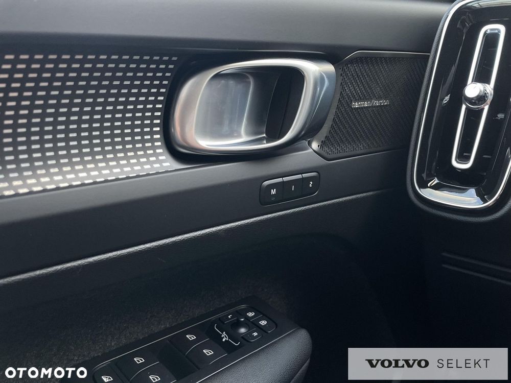 Volvo XC 40 - 25
