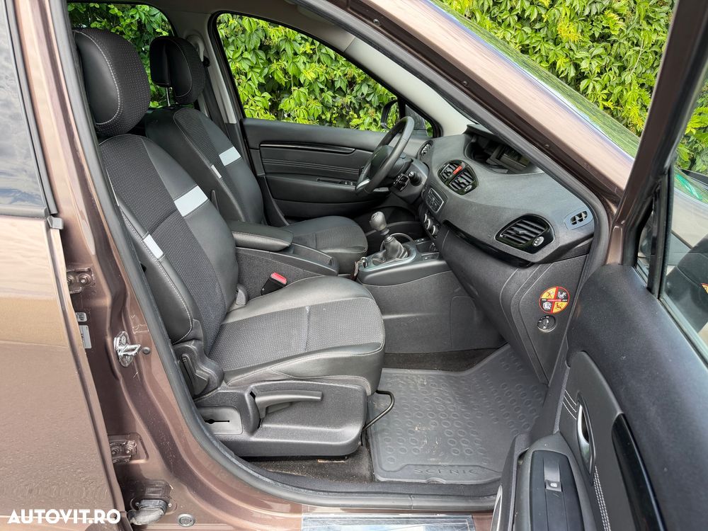 Renault Scenic 1.6 16V 110 Dynamique - 9