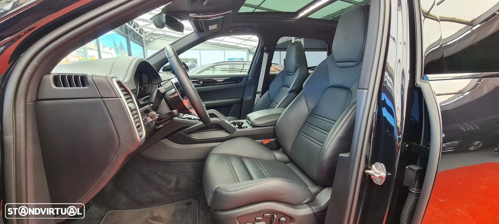 Porsche Cayenne Coupé E-Hybrid - 10