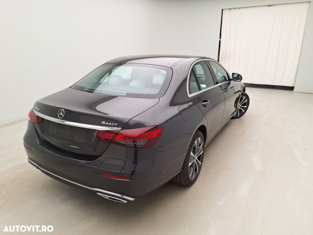 Mercedes-Benz E 300 4MATIC 9G-TRONIC - 11