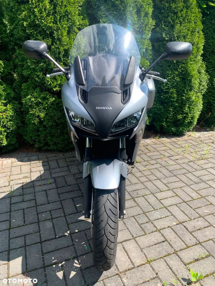 Honda CBF - 10