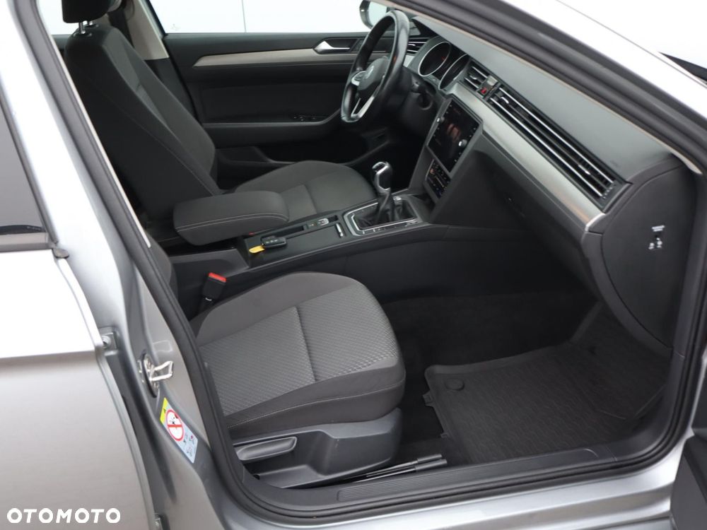 Volkswagen Passat - 6