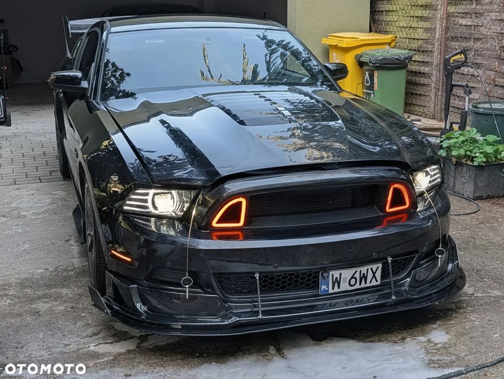 Ford Mustang 5.0 V8 GT Premium - 2