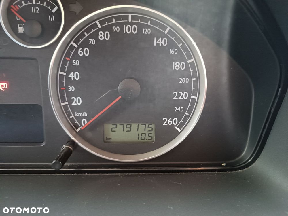 Volkswagen Sharan 2.0 - 6