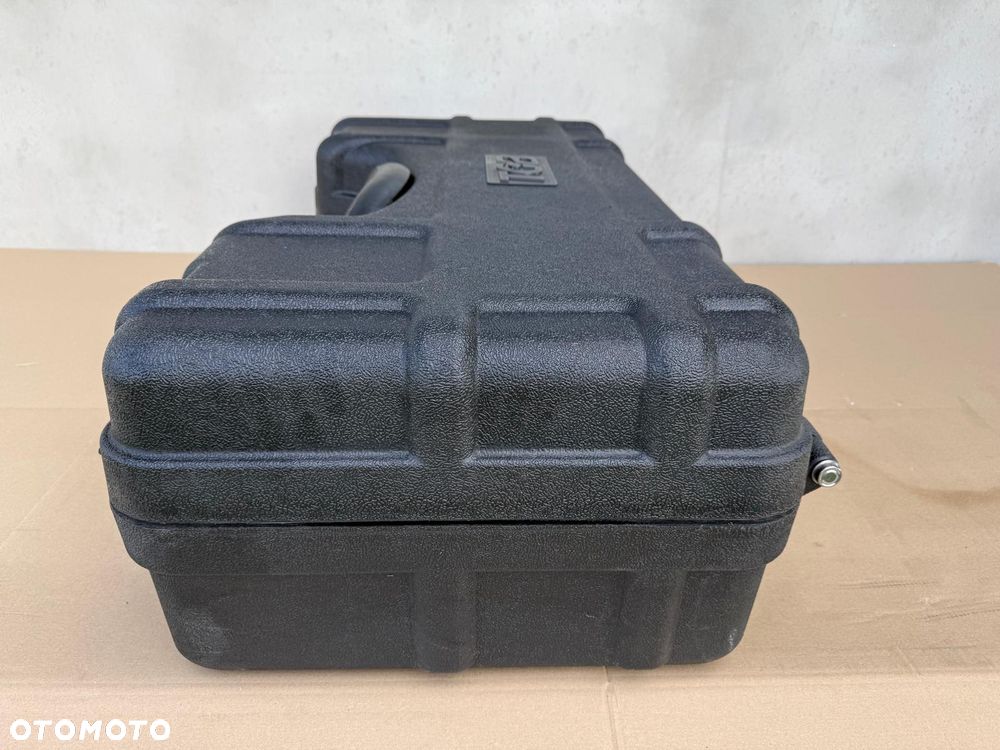 Tylny kufer centralny TGB 70L Uniwersalny - 10