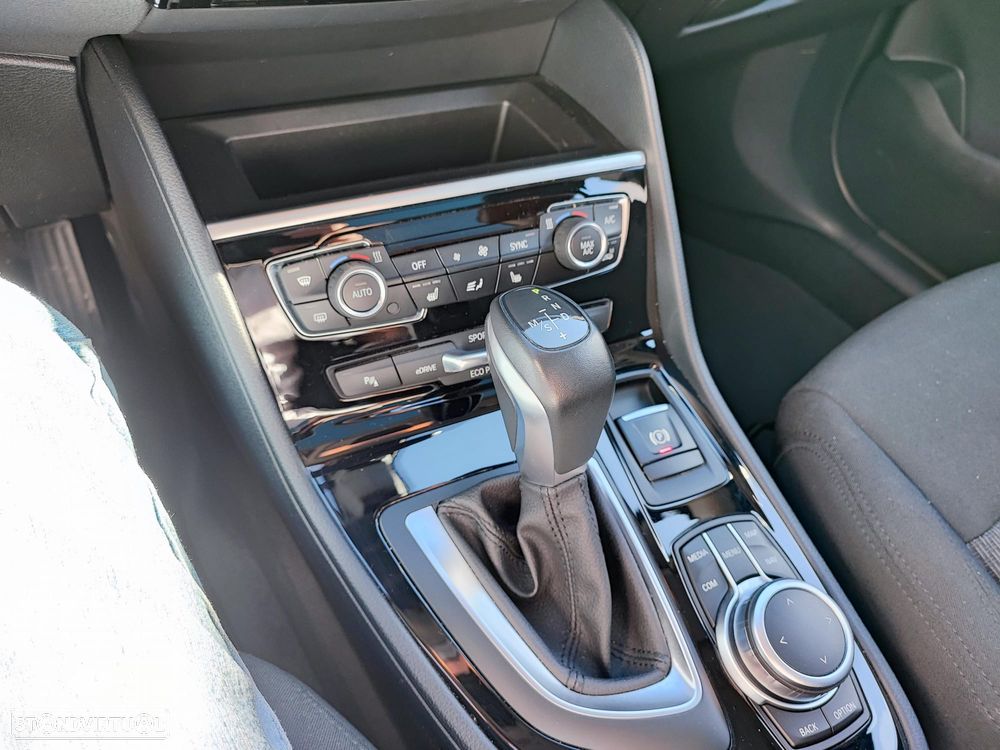 BMW 225xe Active Tourer - 8