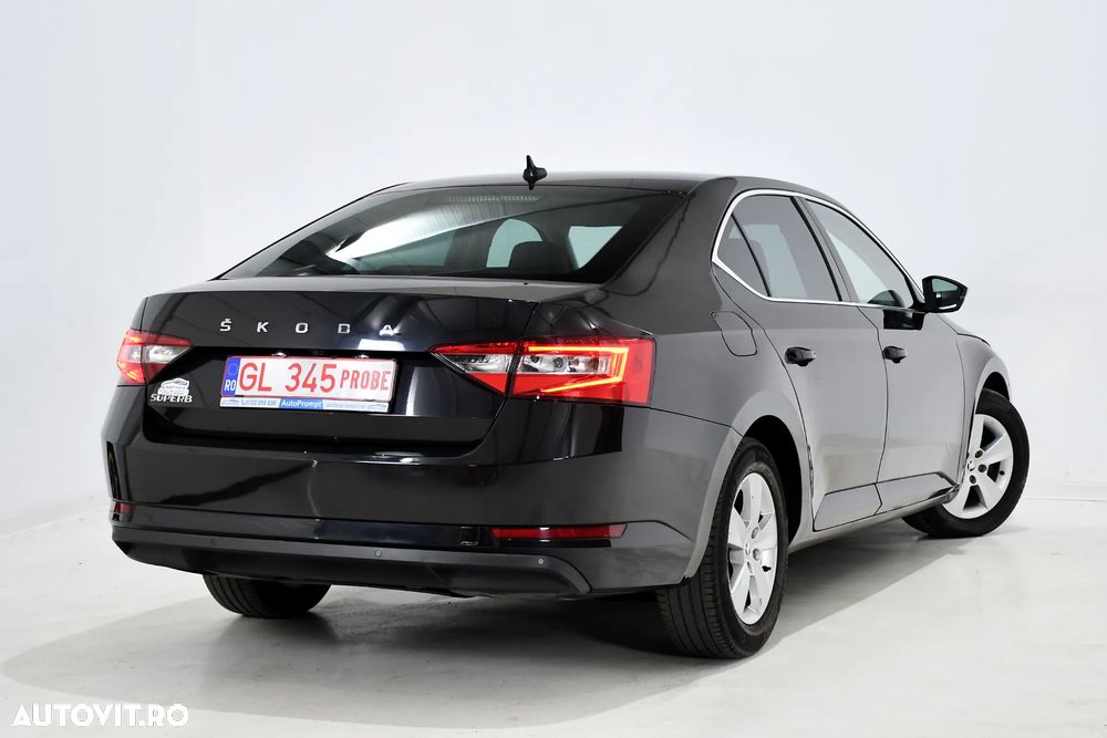 Skoda Superb 2.0 TDI DSG Premium Edition - 5