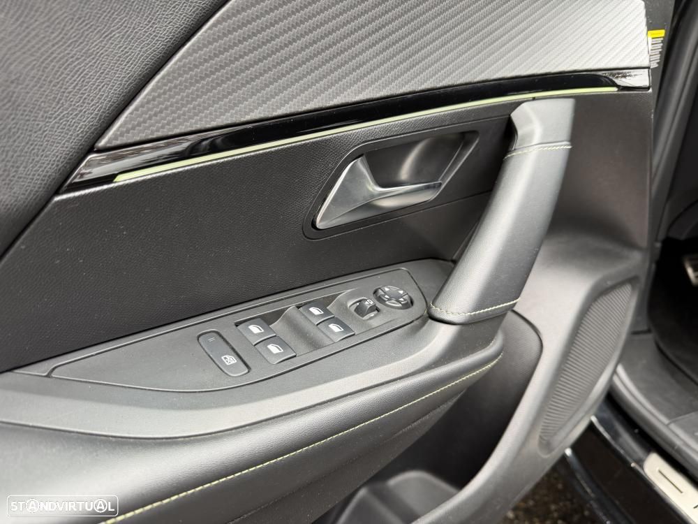 Peugeot e-2008 50 kWh GT - 19