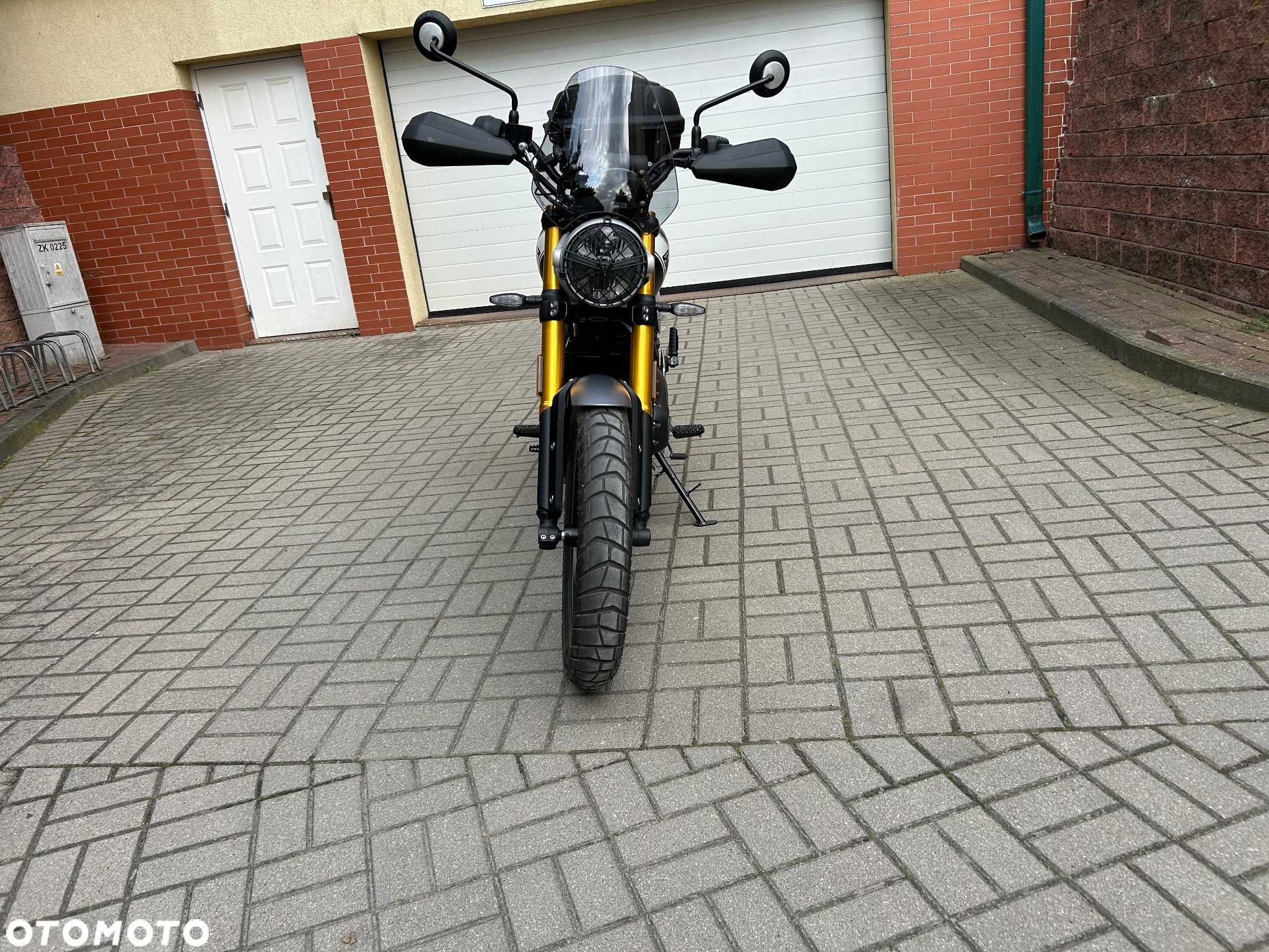 Triumph Scrambler - 4