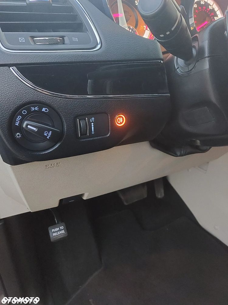 Dodge Grand Caravan - 17