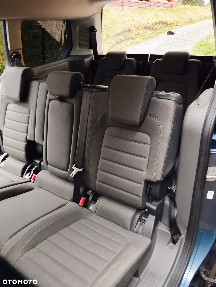 Ford Tourneo Connect Grand - 22