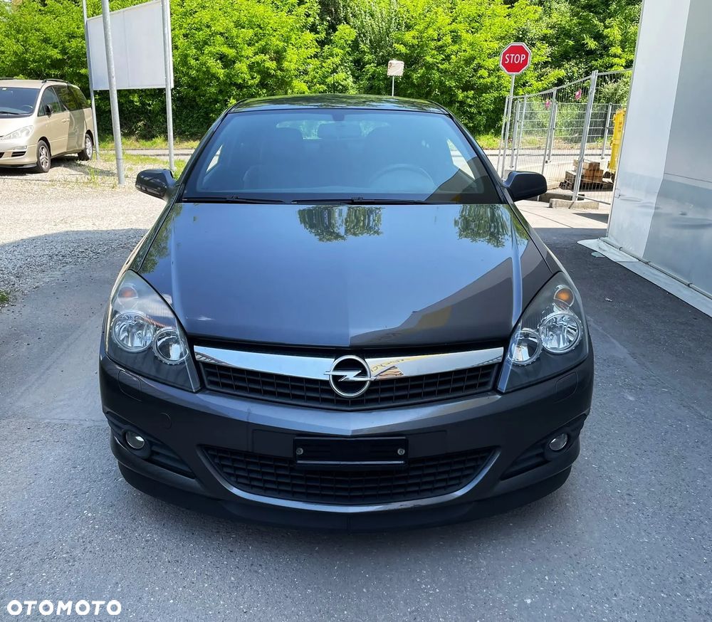 Opel Astra 1.6 Turbo Edition - 2
