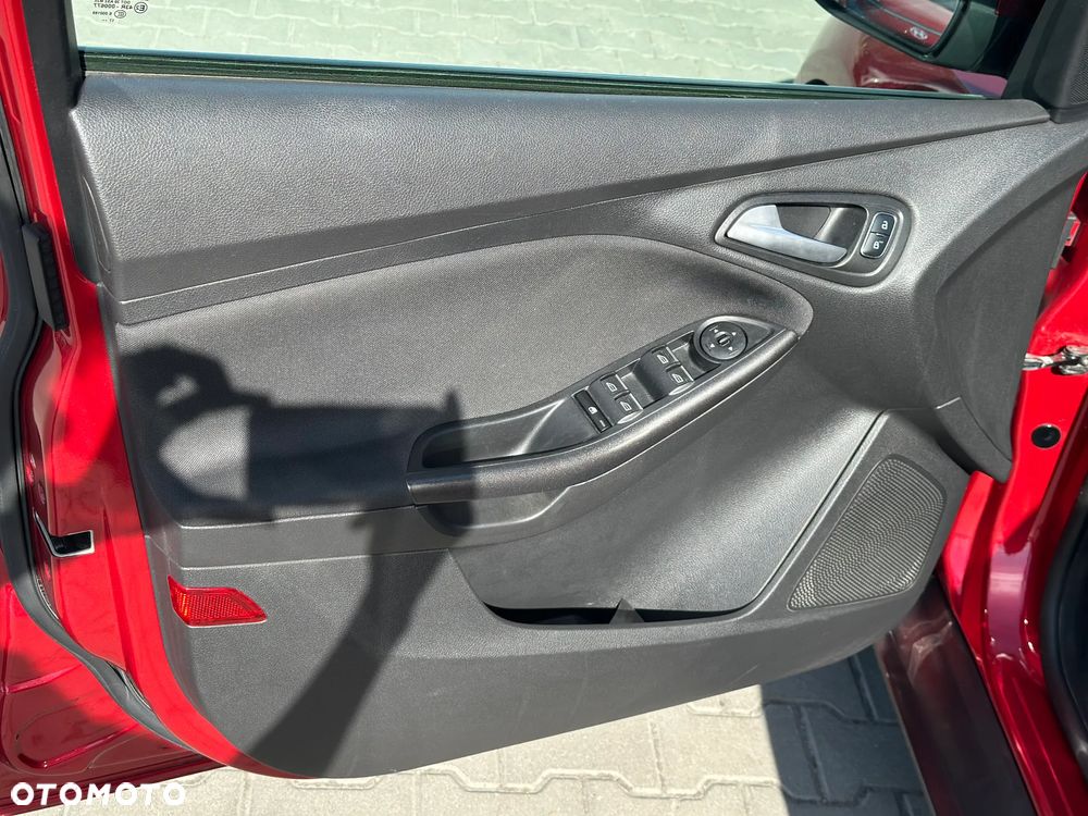 Ford Focus 1.6 SYNC Edition - 9