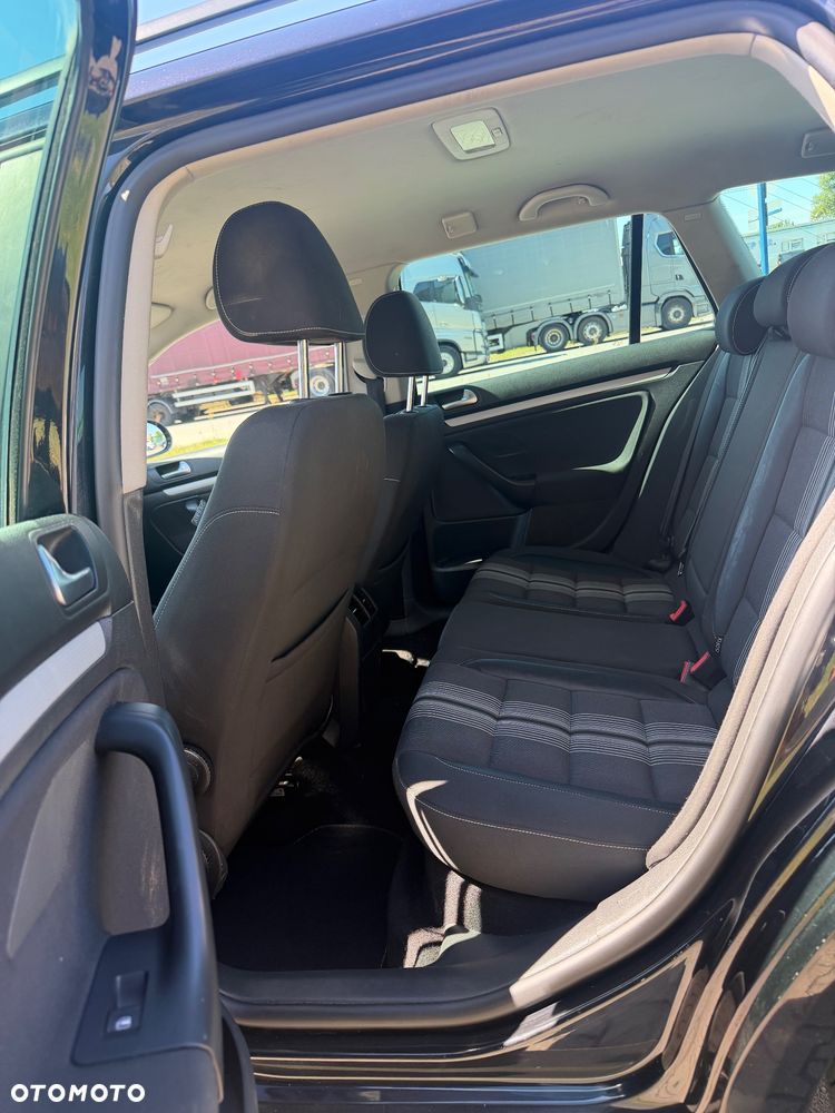 Volkswagen Golf 2.0 TDI DPF DSG MATCH - 9