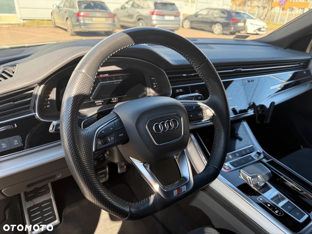 Audi SQ8 - 14