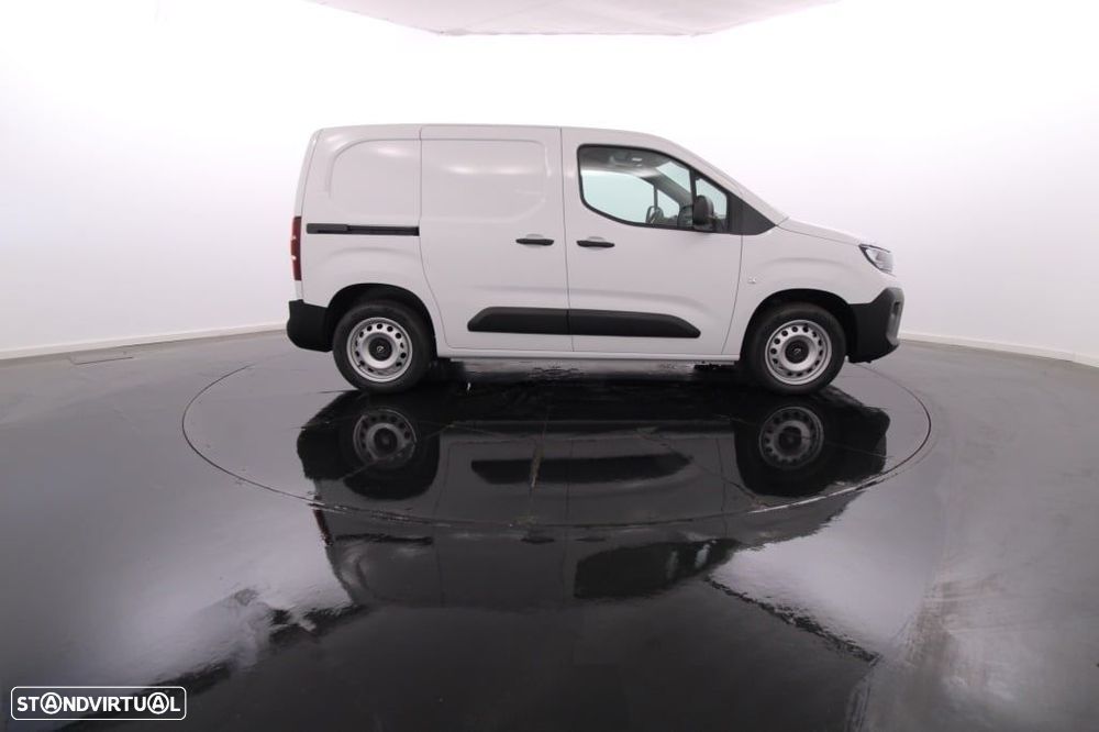 Opel combo Cargo L1H1 E15DT MT6 100cv 3Lug. / Cam. Traseira - 10