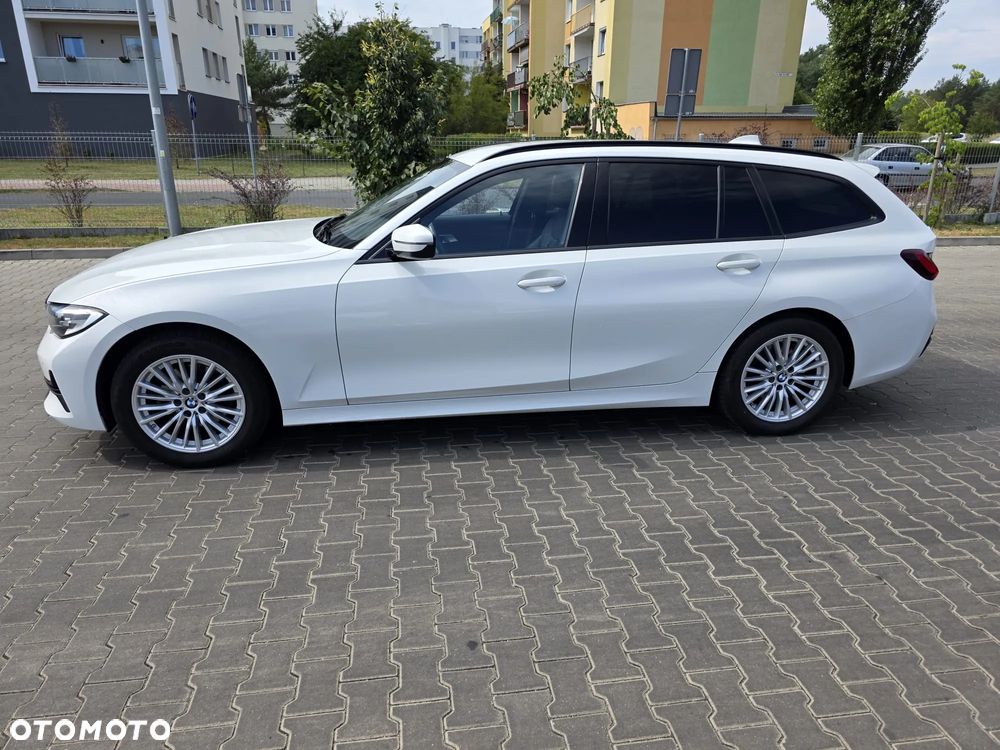 BMW Seria 3 320d Touring - 2