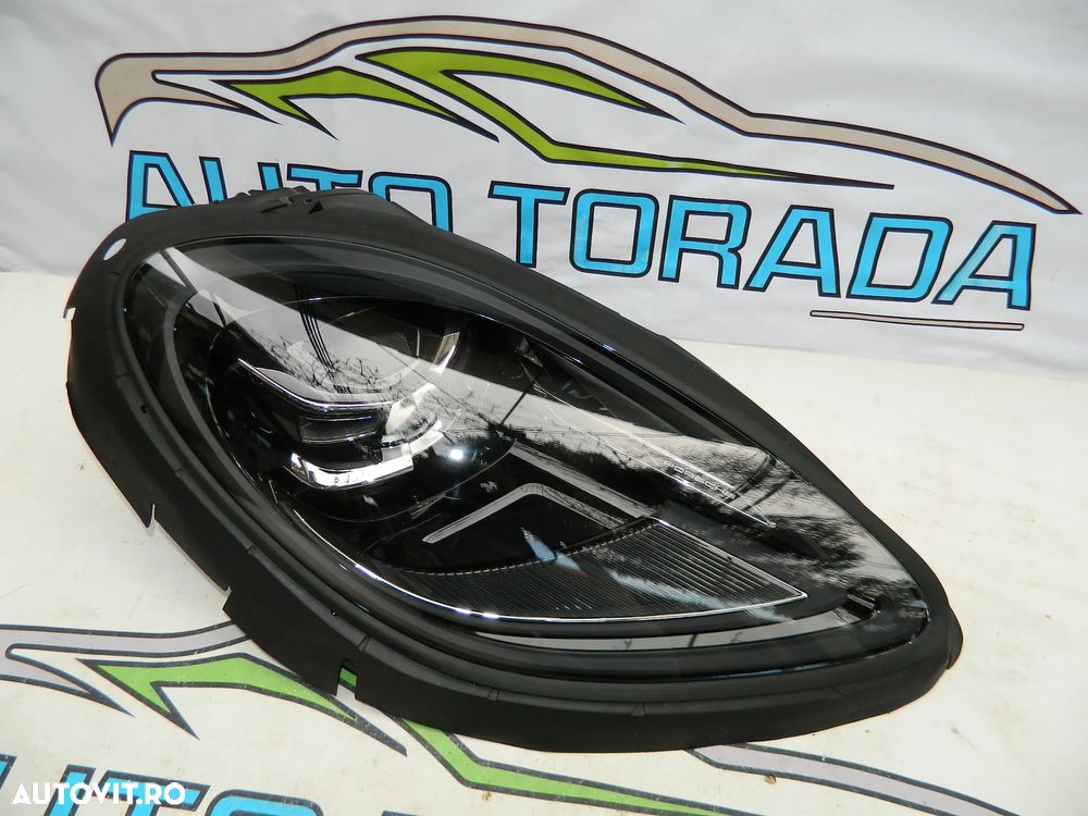 Far dreapta Full Led Matrix  Porsche Macan Facelift model 2019-2023 cod 95B941016F - 2