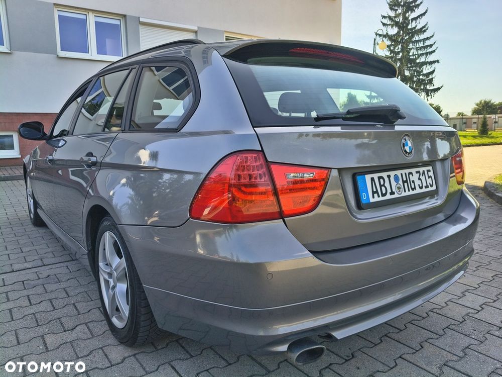 BMW Seria 3 320d DPF Edition Sport - 6
