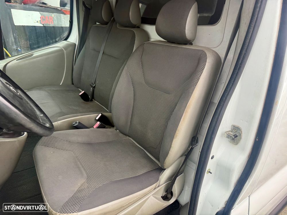 Opel Vivaro longa - 24