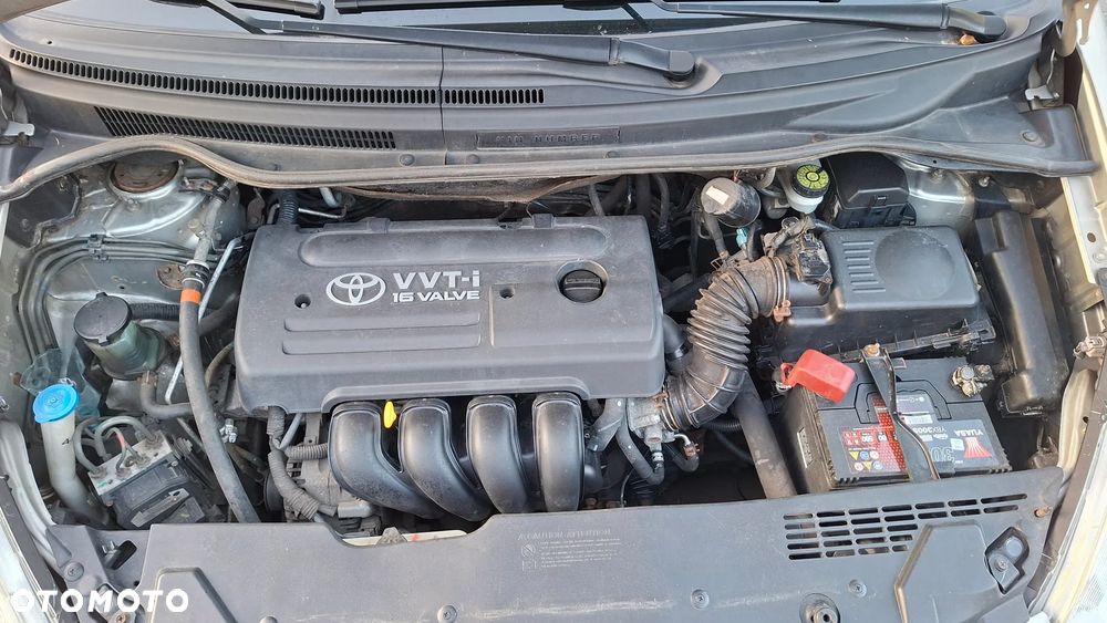 Toyota Corolla Verso 1.8 Sol - 12