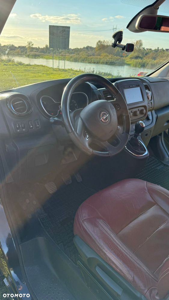 Opel Vivaro - 8