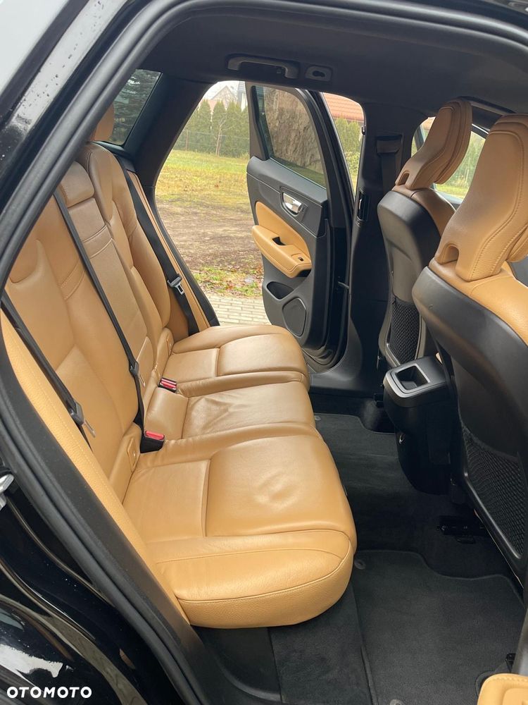 Volvo XC 60 B5 D AWD Geartronic Momentum Pro - 37