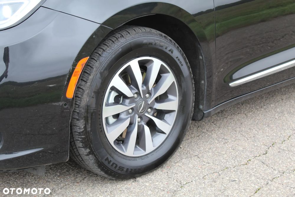 Chrysler Pacifica - 10