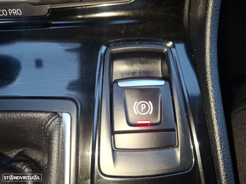 BMW 216 Active Tourer d Advantage Auto - 43