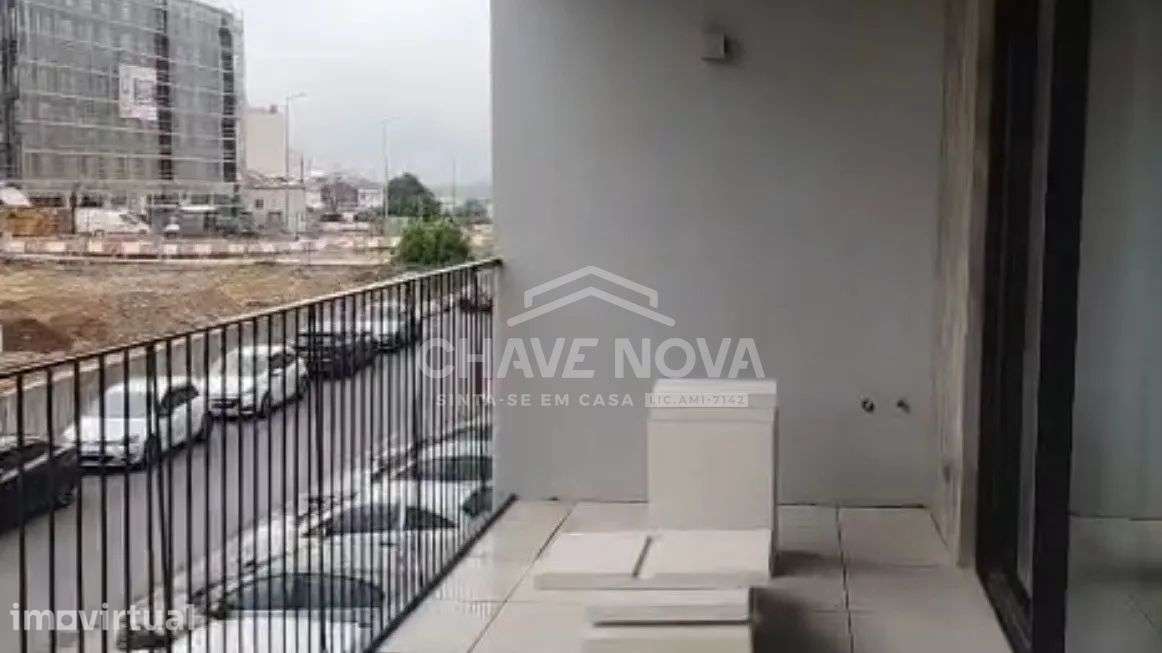 T2 Novo em Santa Marinha (VL8 - Metro Rubi) - Grande imagem: 2/28