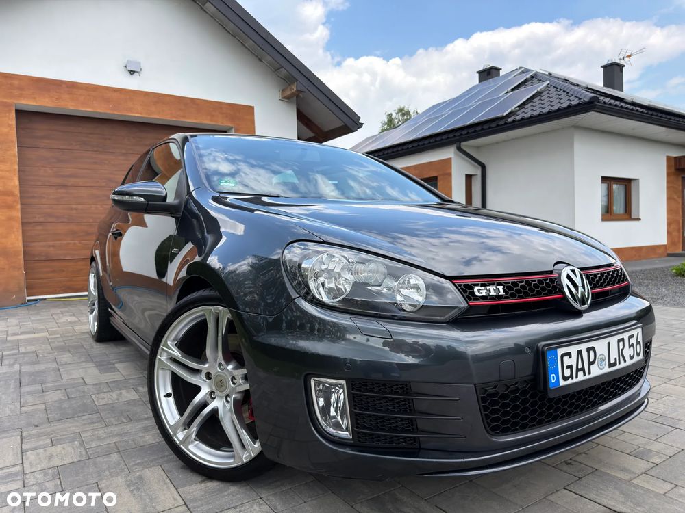 Volkswagen Golf 2.0 GTI - 1