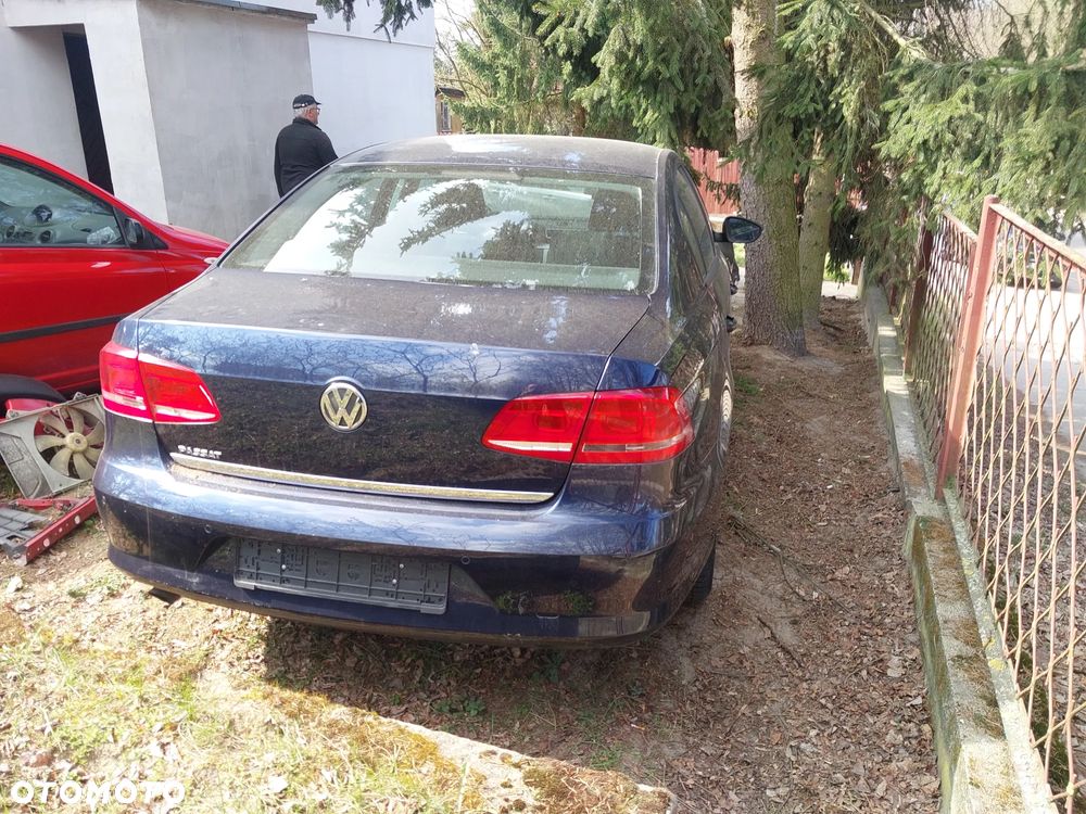 Volkswagen Passat 1.4 TSI BMT Trendline - 4