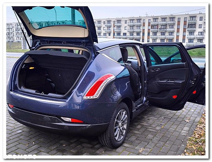 Lancia Delta 1.6 MJ Steel - 17