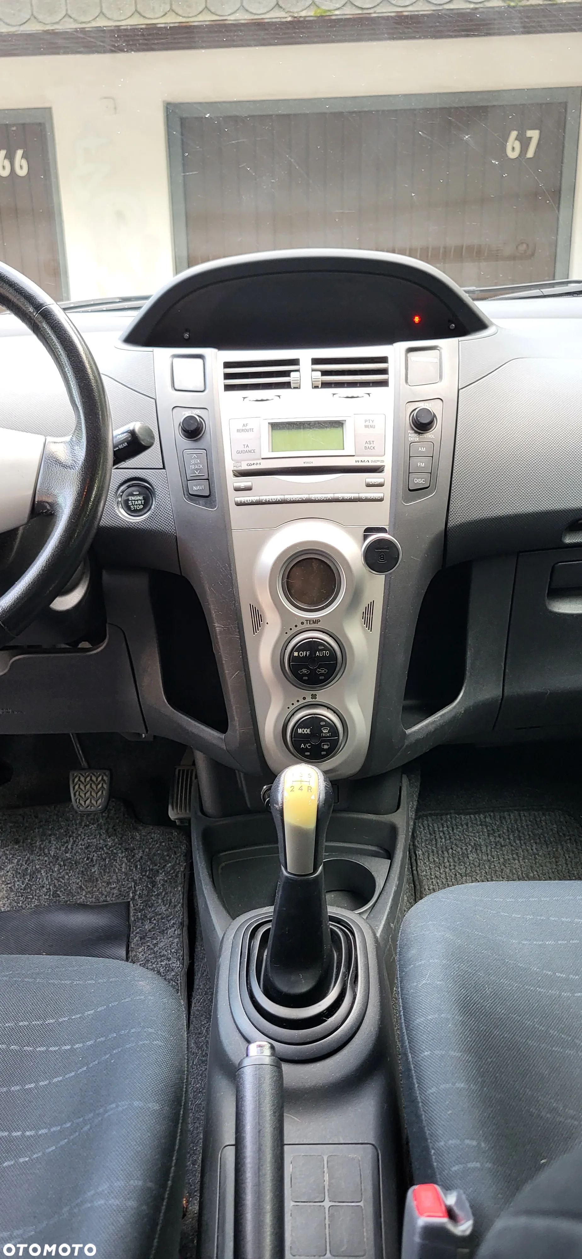 Toyota Yaris 1.3 VVT-i Sol - 14