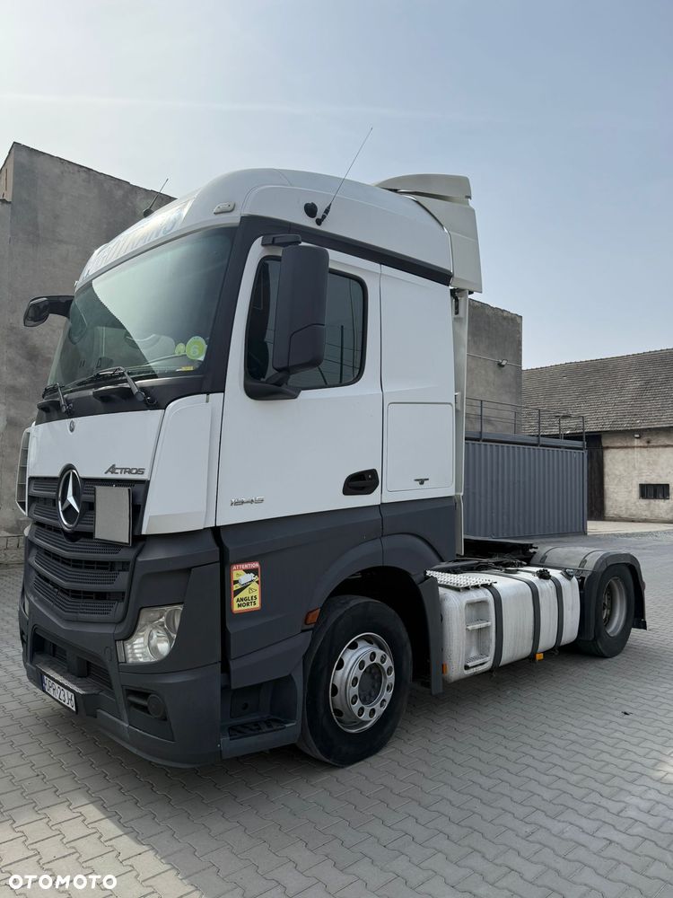 Mercedes-Benz Actros - 1